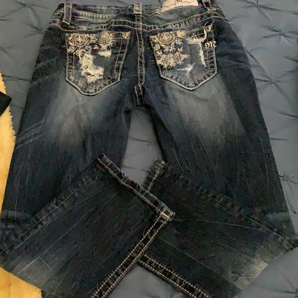 Miss Me Capris - Picture 4 of 4
